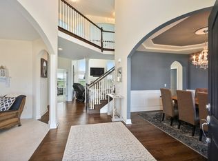 956 S Carly Cir, Yorkville, IL 60560