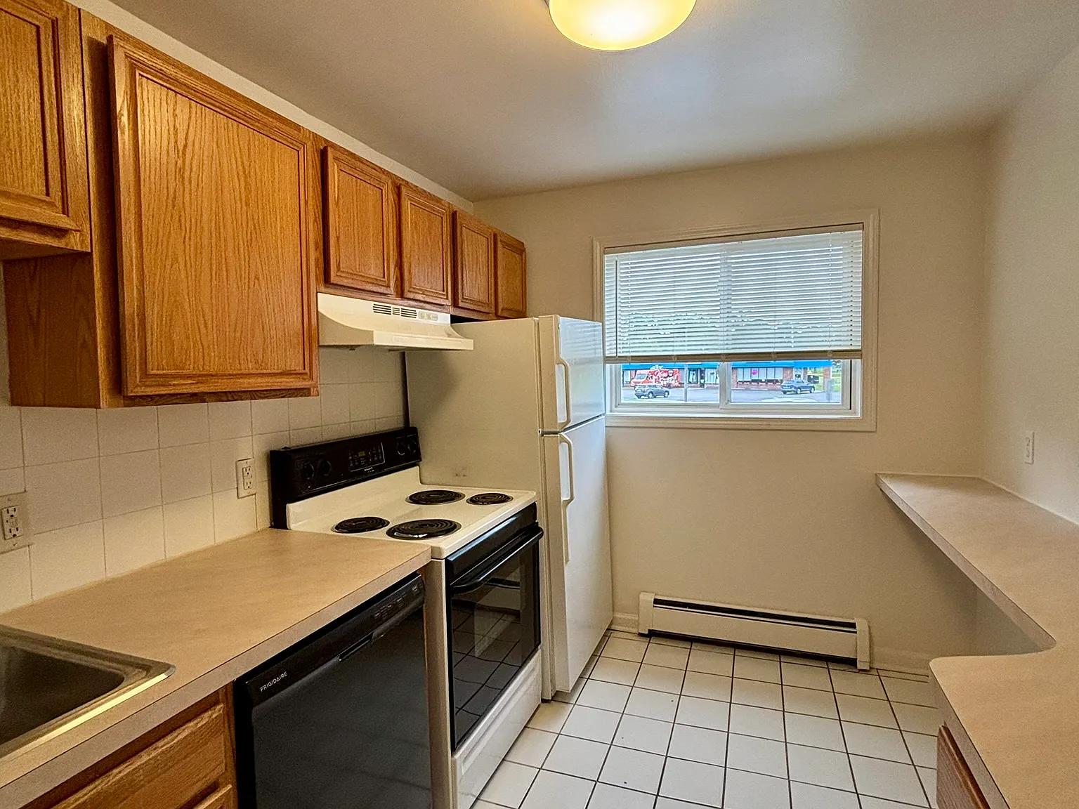 2 bed, 850 sqft, $1,345 — Photo 2