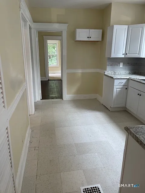 2 bed, 1.0 bath, 1000 sqft, $1,700 — Photo 2