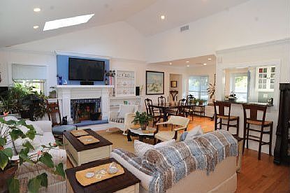 3rd image of 24 Lynn Ave