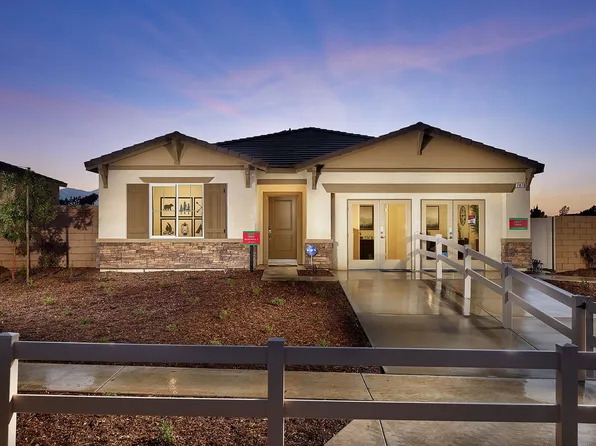 7683 Tamarisk Ave, Oak Hills, CA 92344