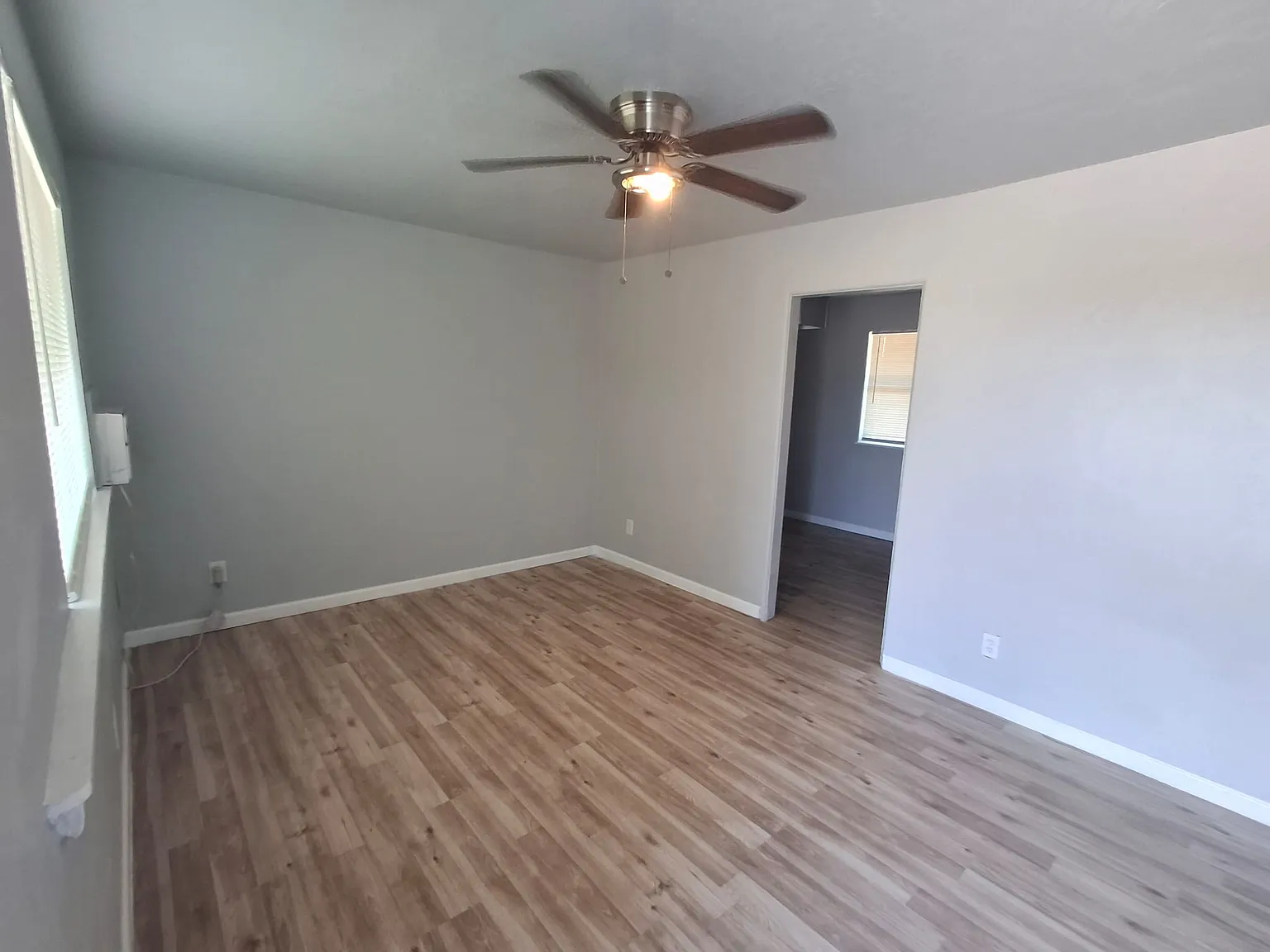 2 bed, 945 sqft, $850 — Photo 2