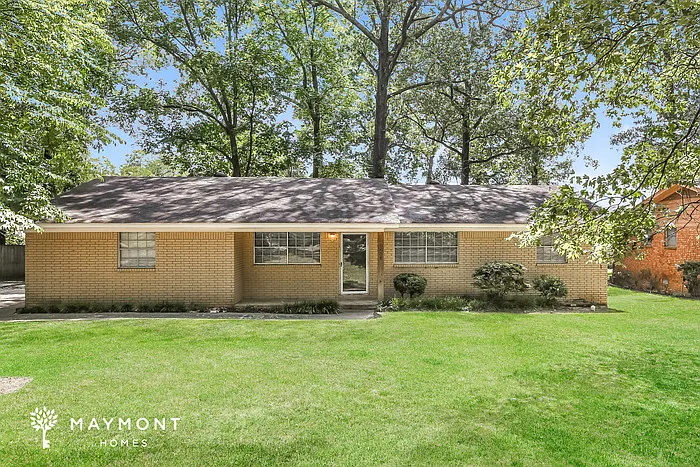 212 Raintree Dr — Photo 1