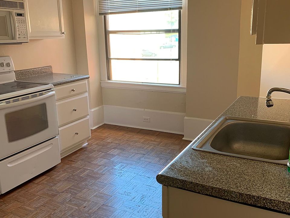 1st image of 328 Virginia St APT 303