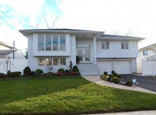 2466 Kerry Ln, Bellmore, NY 11710