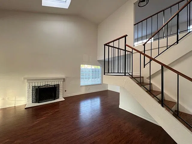 4 bed, 2065 sqft, $5,200 — Photo 3