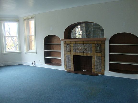 3rd image of 6239 N Fairfield Ave #2