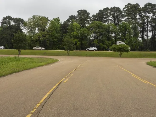 4 Legacy Park Dr, Pearl, MS 39208