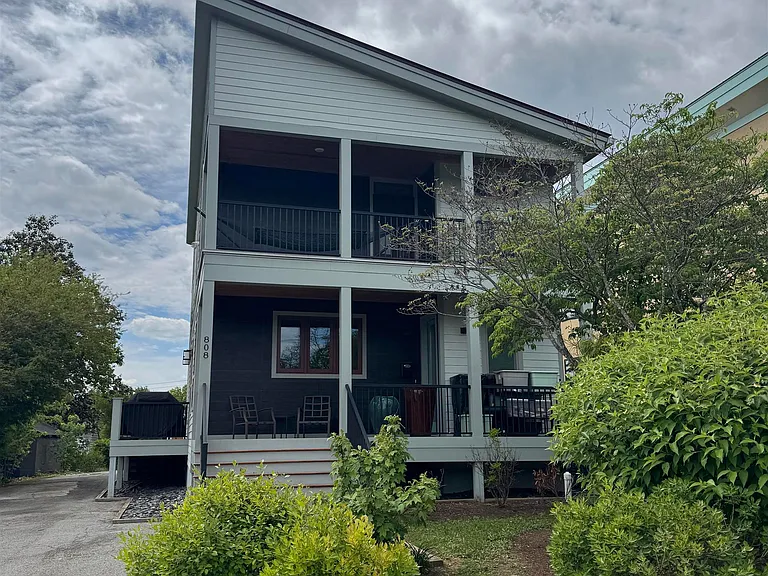 808 Elliott Ave — Photo 2