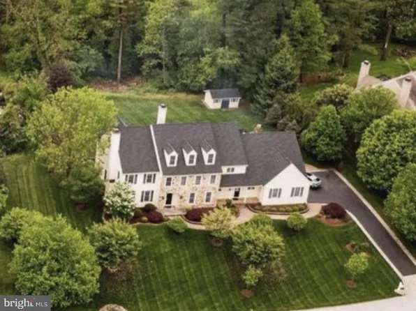 14 Maentel Dr, West Chester, PA 19382
