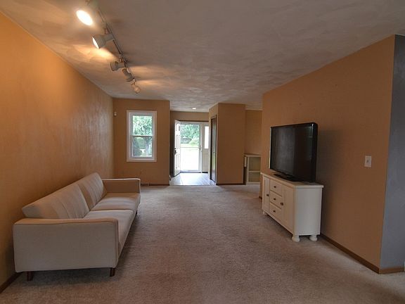 5th image of 204 Loretta Ln
