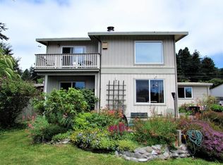 1493 Chester Ave, Arcata, CA 95521