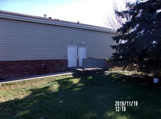 804B Prairieview Dr, Brookings, SD 57006