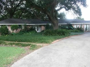 1375 Oaks End Rd, Bridge City, TX 77611