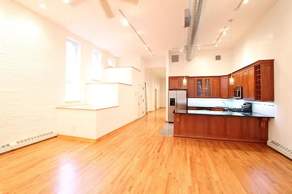 Rented by Level Group | media 3