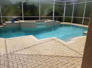 911 8th St NE, Naples, FL 34120
