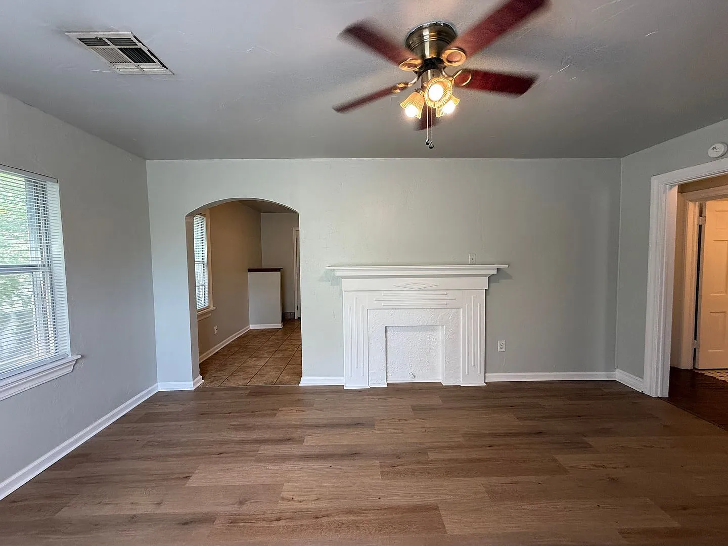 Charming 2 Bedroom Home with Fenced Yard and Plenty of Storage — Photo 4