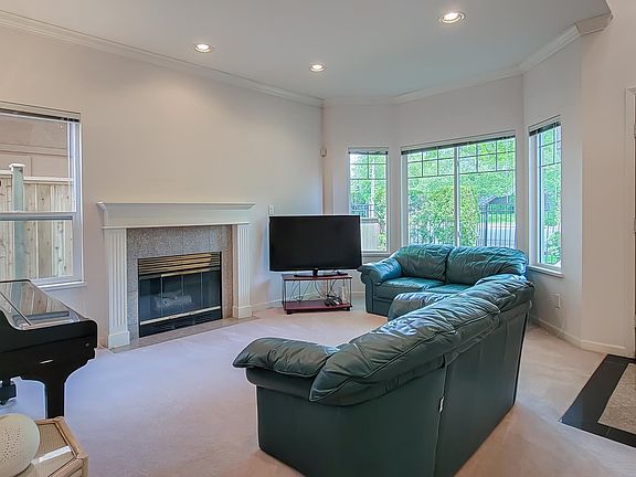 4th image of 8060 Saint Albans Rd #10