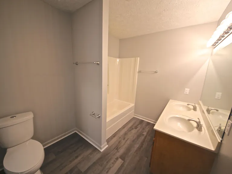 876 E Meadowlands Dr — Photo 16