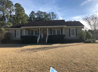 512 Lakeside Ct, Dillon, SC 29536