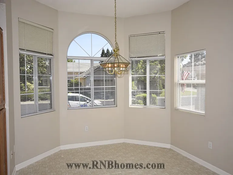 408 Angelrock Ct — Photo 6