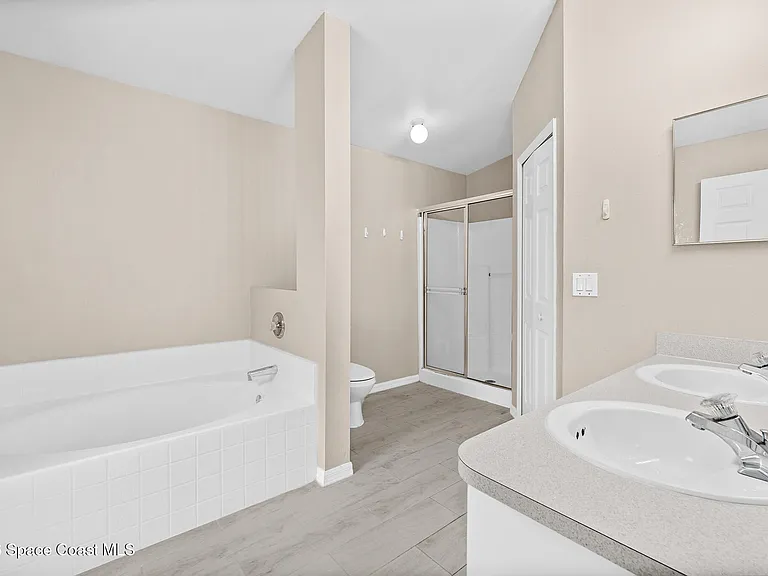 2467 Deercroft Dr — Photo 30