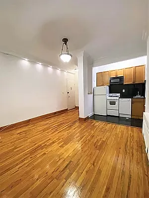 Rented by City Connections Realty | media 23
