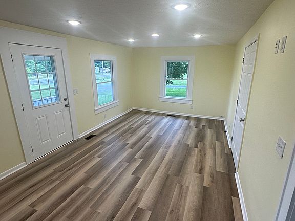 5th image of 13449 E Highway 60
