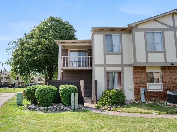 17G Fernwood Dr, Bolingbrook, IL 60440