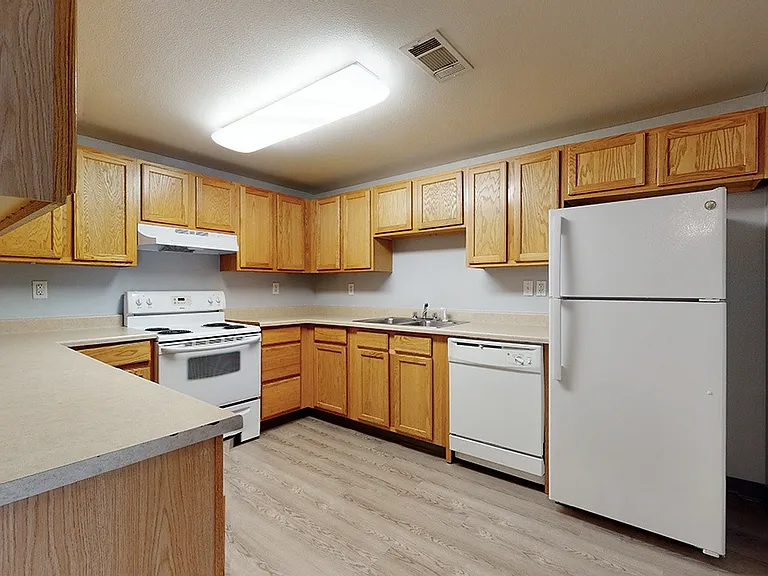 901 W 10th Ave — Photo 15