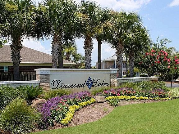 Entry to Diamond Lakes