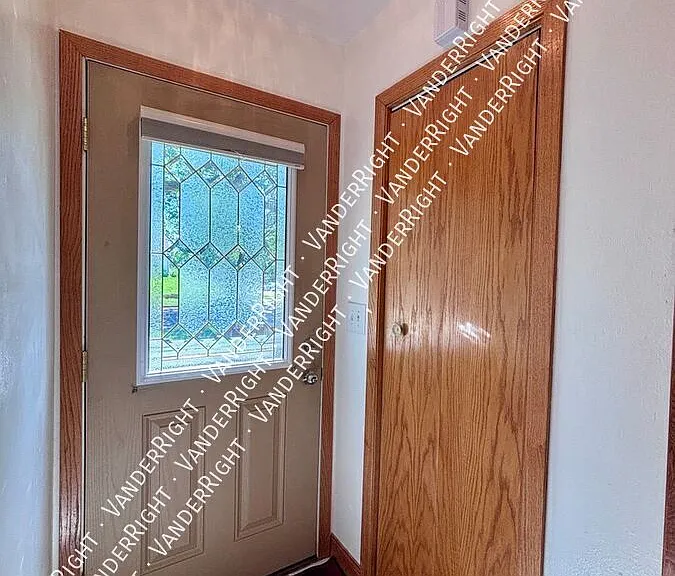 1933 S Euclid Ave — Photo 5