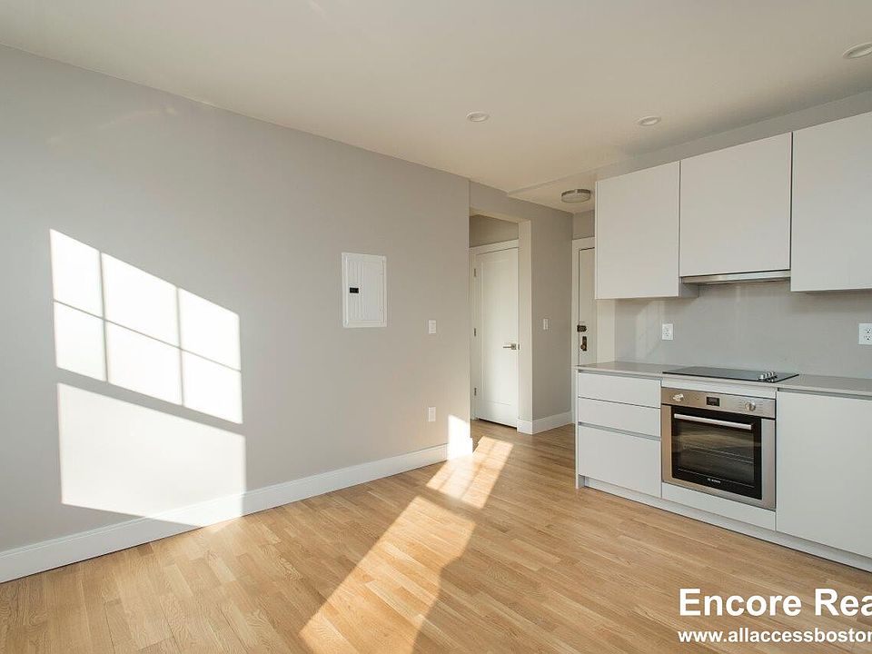 1st image of 288A Chestnut Hill Ave #17
