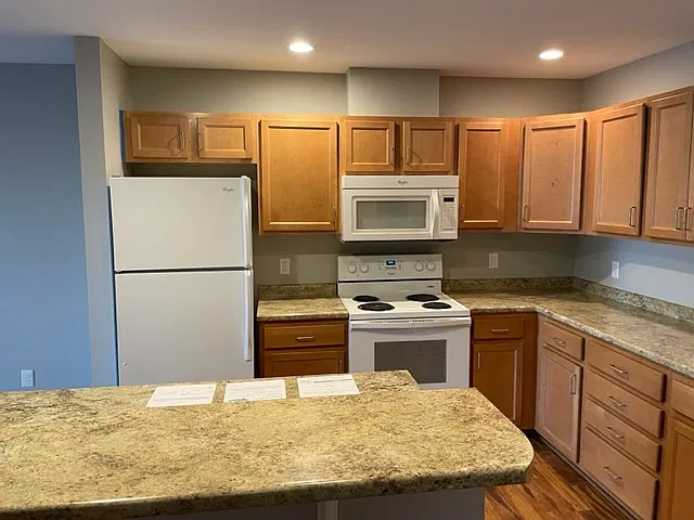 Highland Commons - 106 — Photo 1