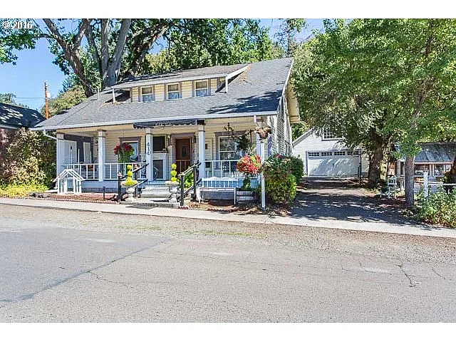414 Averill St photo 1