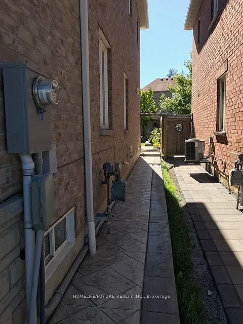 2 bed, $1,950 — Photo 2