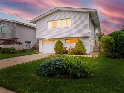 34 E Bedell Street, Freeport, NY, 11520