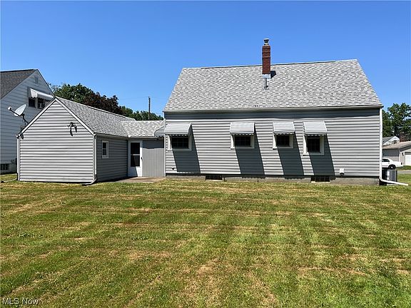 4th image of 696 E Paige Ave