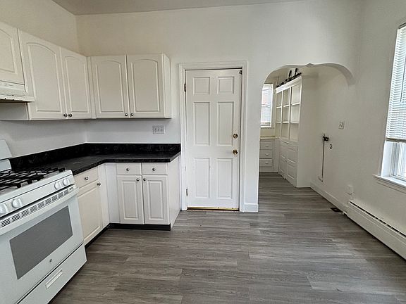 2nd image of 1680 N Shore Rd #2L
