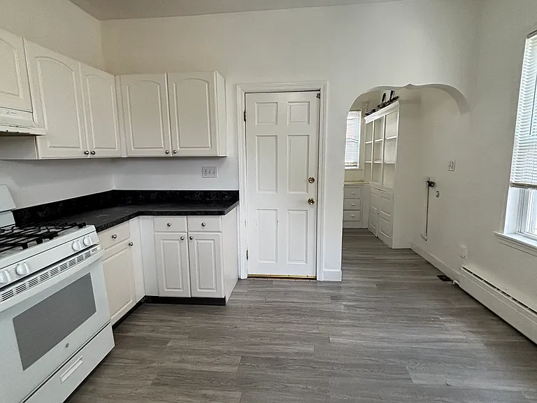1680 N Shore Rd #2L — Photo 2