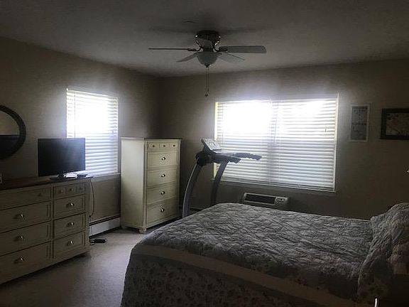 5th image of 36 Greenridge Ave APT 210
