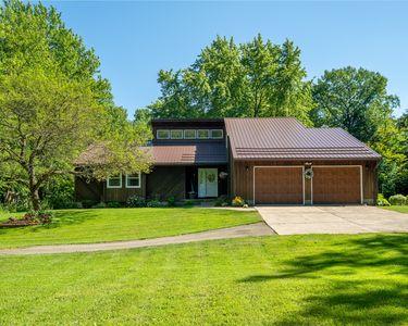9320 New Rd, North East, PA, 16428