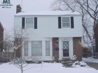 4978 Hillcrest St, Grosse Pointe, MI 48236