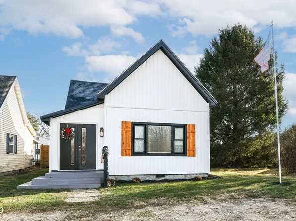 1417 S 24th St, Elwood, IN 46036