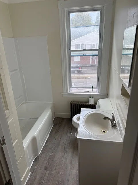2 bed, $1,600 — Photo 3