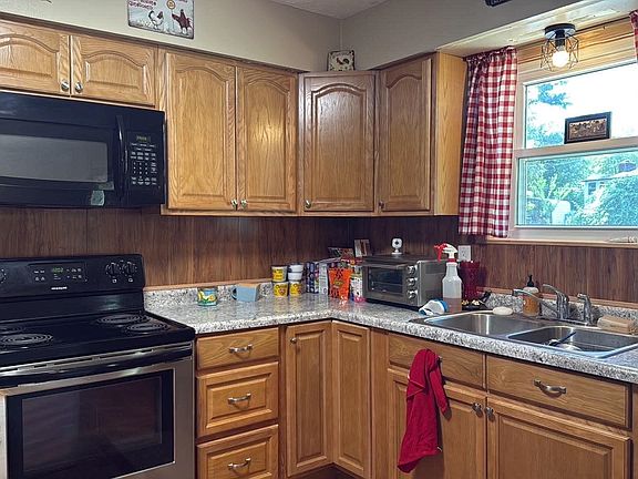 3rd image of 443 Cabell St