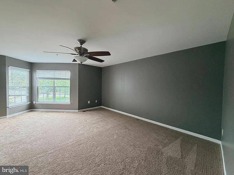 605 Tivoli Rd — Photo 11