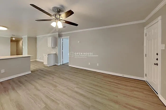 3 bed, 2.0 bath, 1408 sqft, $1,875 — Photo 4