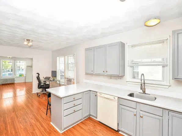 28 Radcliffe Ave Floor 1, Providence, RI 02908