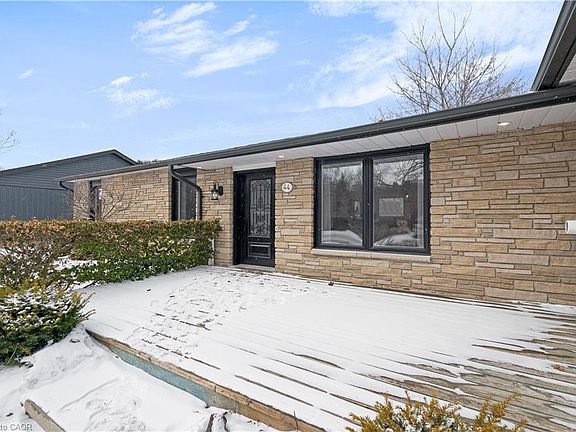 5th image of 44 McClellan Rd